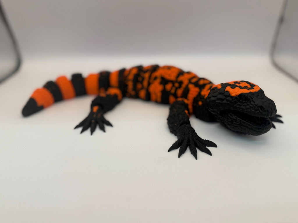 Realistic Southwest Gila Monster articulated desk and fidget toy