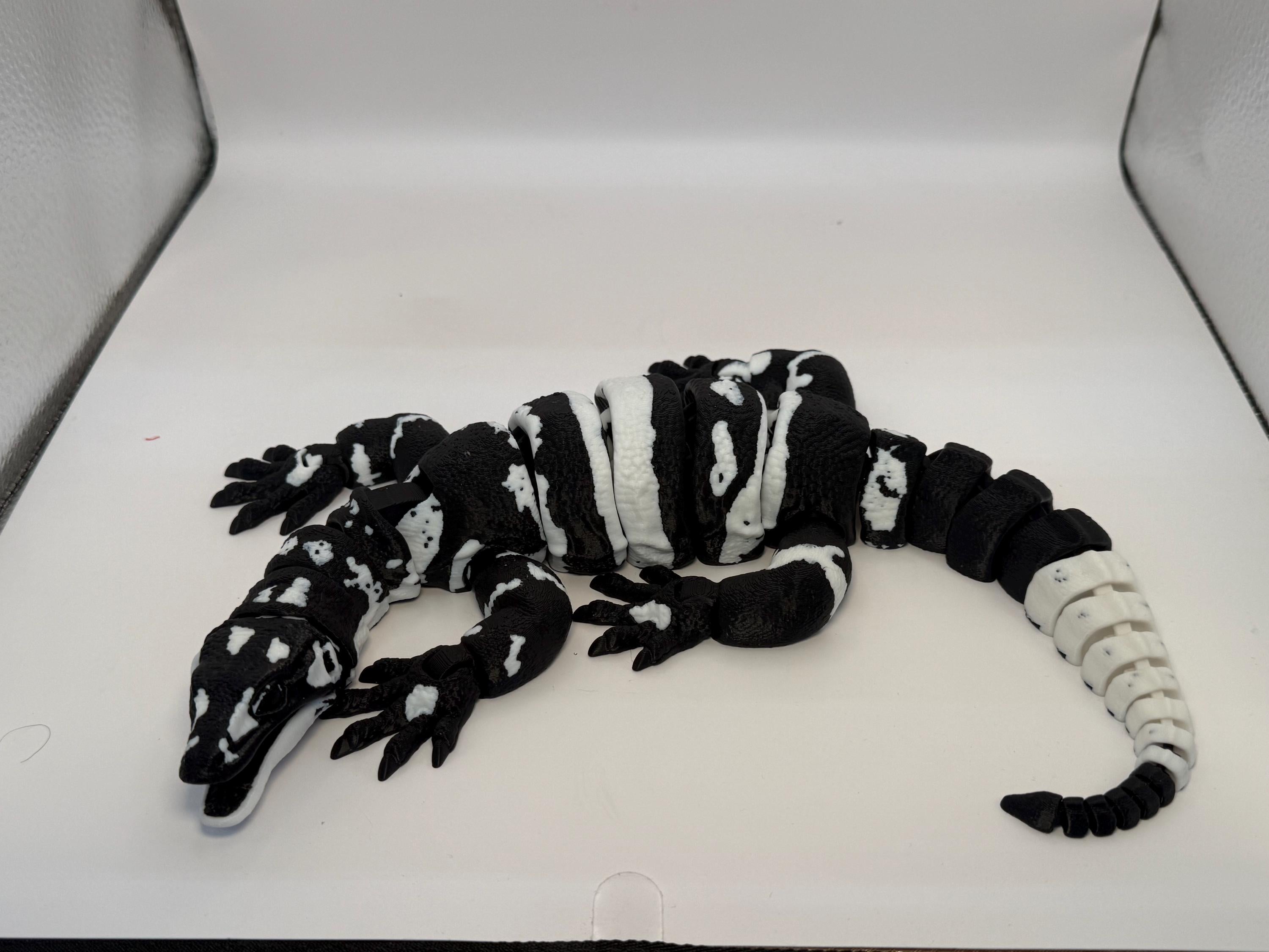 Articulated Lace Monitor Fidget Toy: Realistic PLA Desk Decor